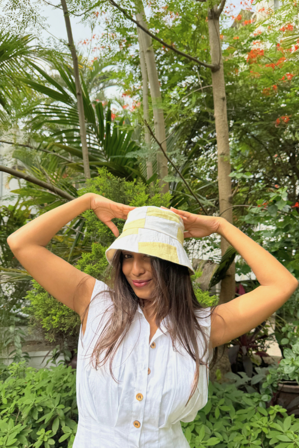Yellow and White Bucket Hat - 图片 3